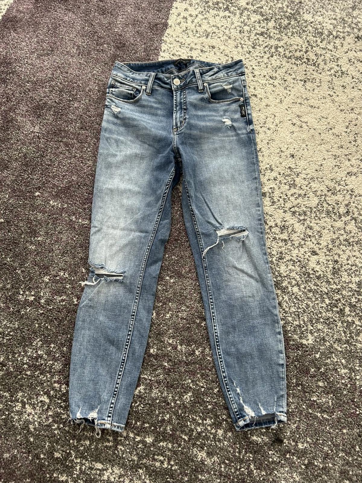 Silver Jeans Co. Women's Avery Skinny Distressed Blue Jeans