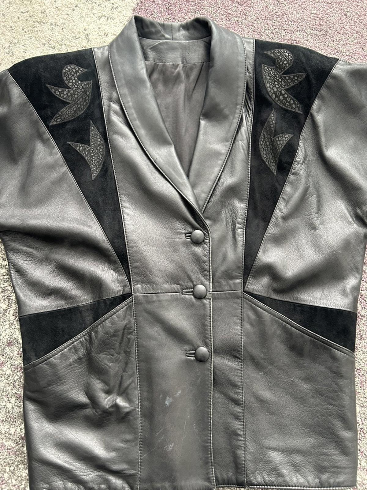 Vintage Women's Black Leather and Suede Jacket with Bird App