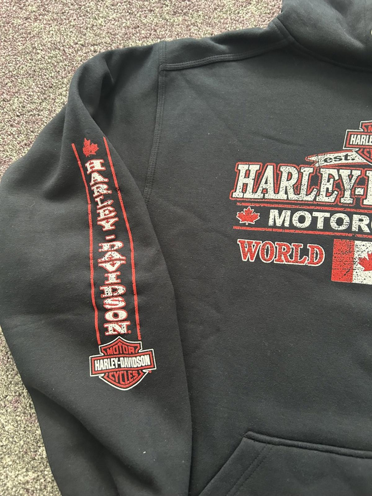 Vintage Harley-Davidson “World Class” Canada Hoodie