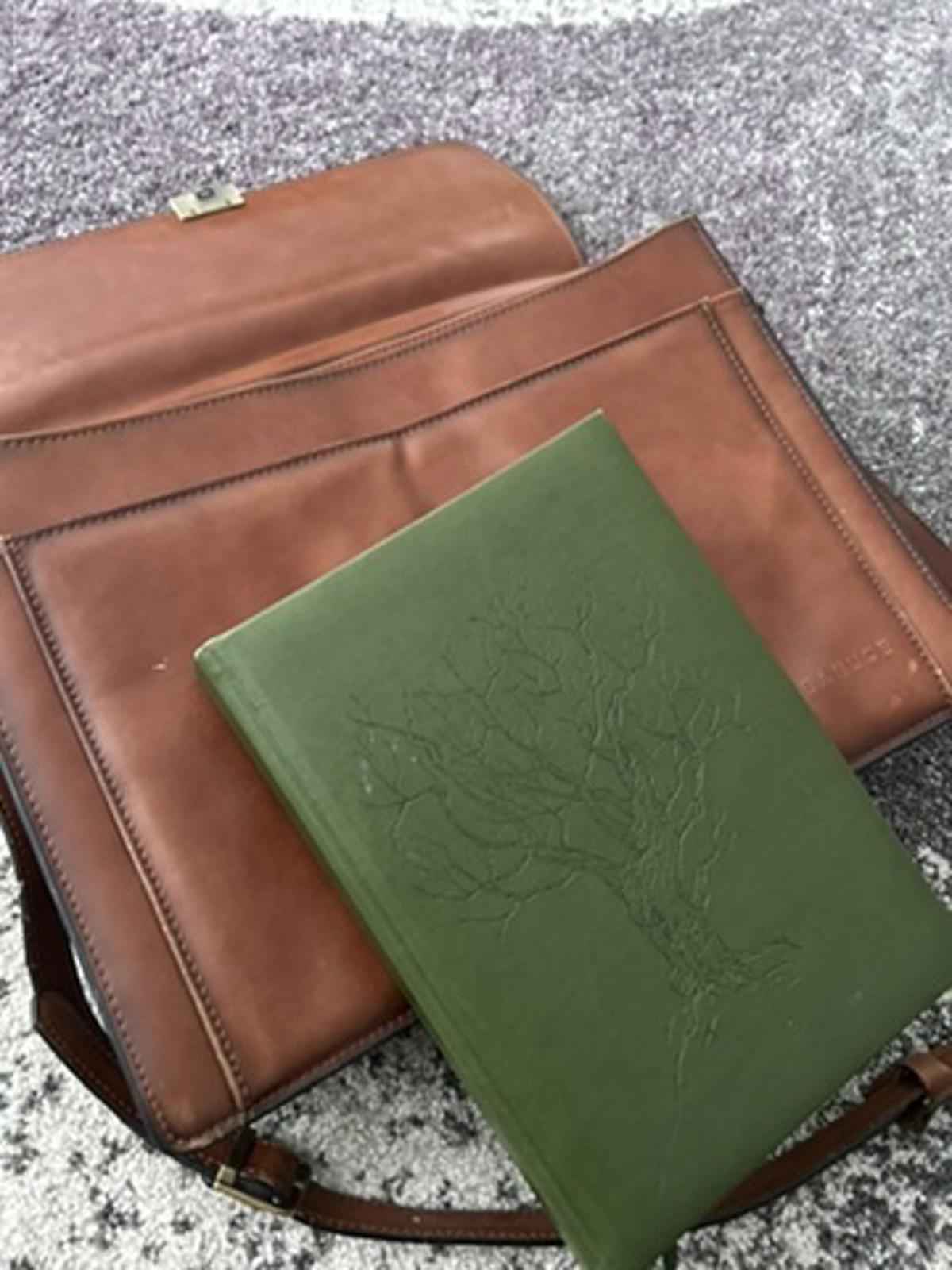 Banuce Leather Briefcase Crossbody