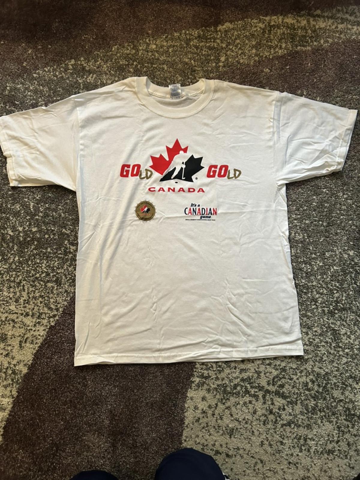 Vintage Canada "Go Gold" Molson Canadian Hockey T-Shirt