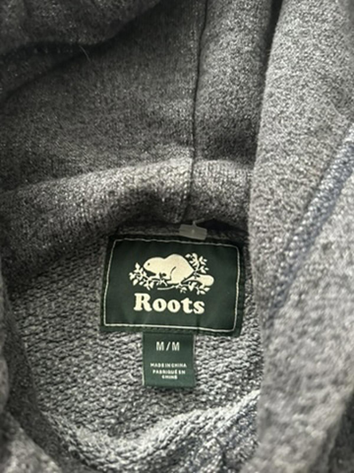 Roots Beaver Logo Hoodie – Charcoal Heather Fleece