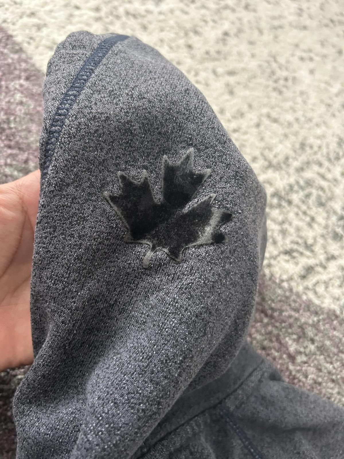 Roots Beaver Logo Hoodie – Charcoal Heather Fleece