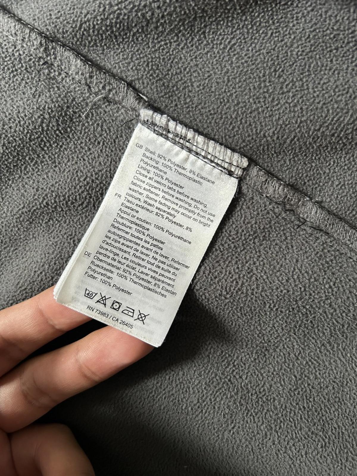 Helly Hansen Black Softshell Hooded Jacket – Men’s L