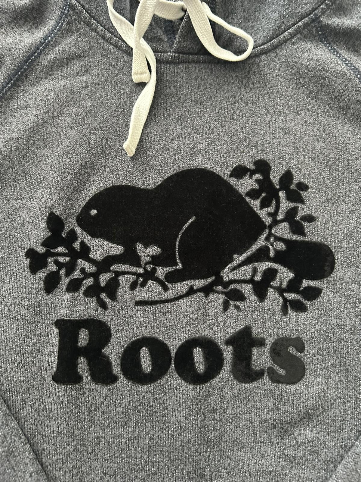 Roots Beaver Logo Hoodie – Charcoal Heather Fleece