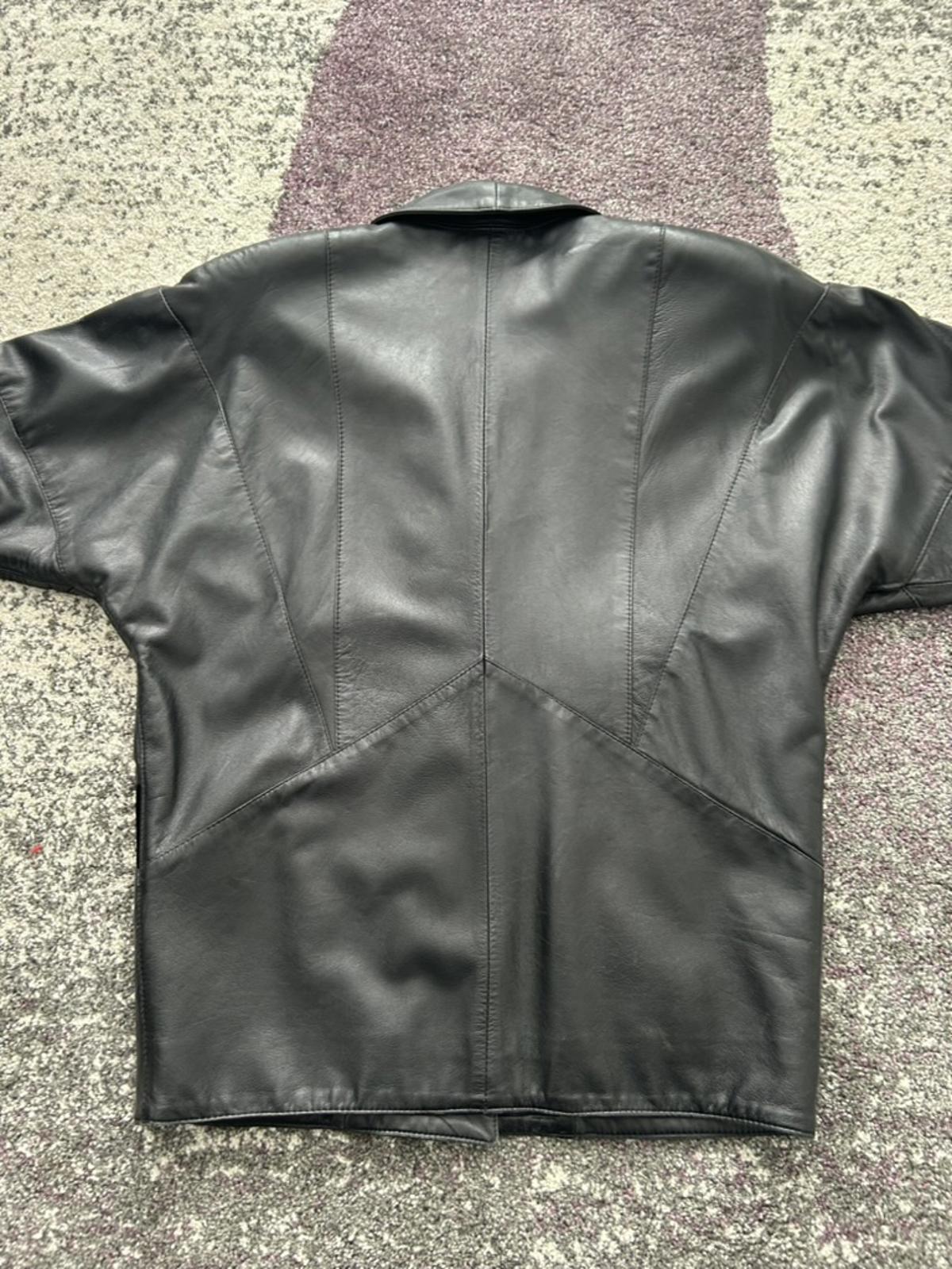 Vintage Women's Black Leather and Suede Jacket with Bird App