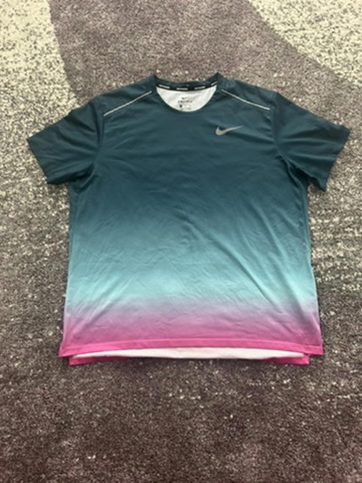 Nike Dri-FIT Running Tee – Sunset Gradient